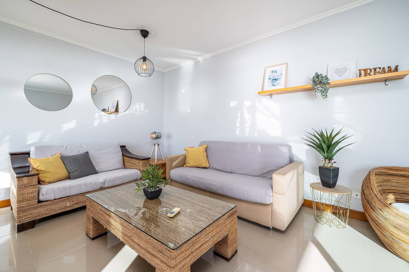 Appartement entier, Appartement 'Ocean Horizon House' avec vue sur mer, Wi-Fi et climatisation in Praia da Rocha, Portimão