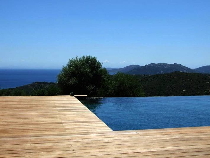 Chambre d’hôte pour 3 personnes, avec Terrasse ainsi que Jardin et Piscine à Porto-Vecchio