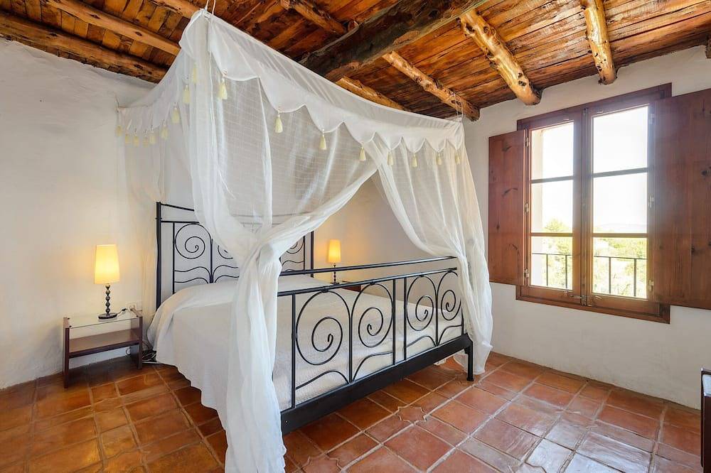 Beautiful private Finca in a great location in Roca Llisa, Santa Eulària des Riu