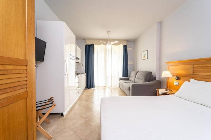 Bungalow für 3 Personen, mit Pool und Garten sowie Ausblick in Kalabrien - 2
