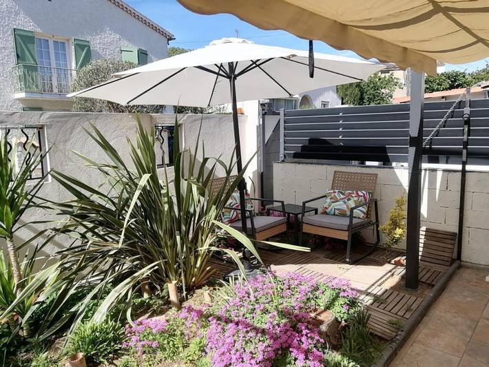 Gîte pour 2 personnes, avec jardin et piscine à Valros - 4