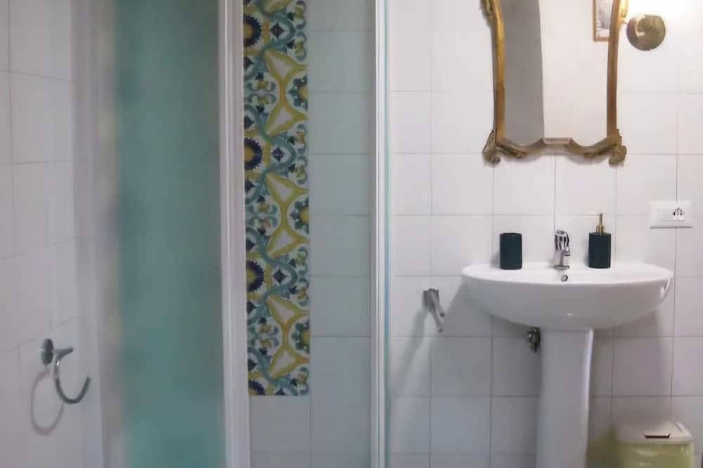 Ganze Wohnung, Tour Côtière Avec Accès Privé à la mer in Terracina, Pontinische Ebene