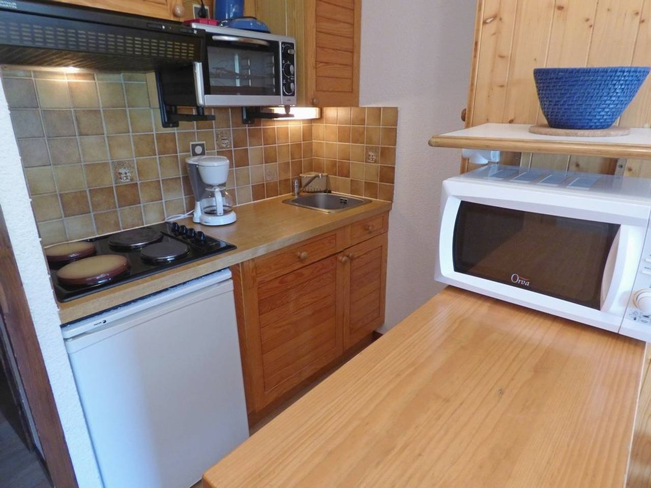 Estudio entero, Luminoso estudio saboyano con balcón orientado al sur in Chinaillon, Le Grand-Bornand