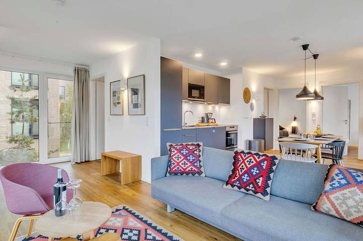 Ferienwohnung für 6 Personen, mit Pool und Balkon sowie Whirlpool in Lembruch