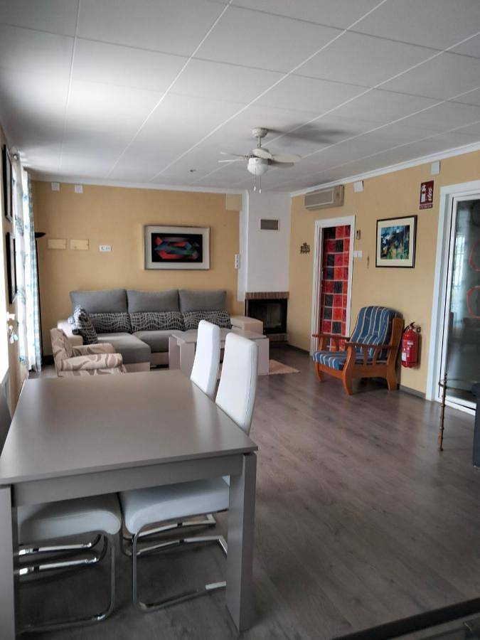 Location de vacances pour 5 personnes, avec bassin pour enfant et piscine ainsi que vue et jardin à Tortosa - 4