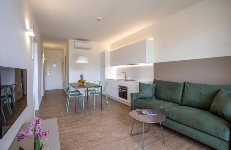 Ferienwohnung für 4 Personen, mit Balkon und Whirlpool sowie Garten und Pool in Garda - 3