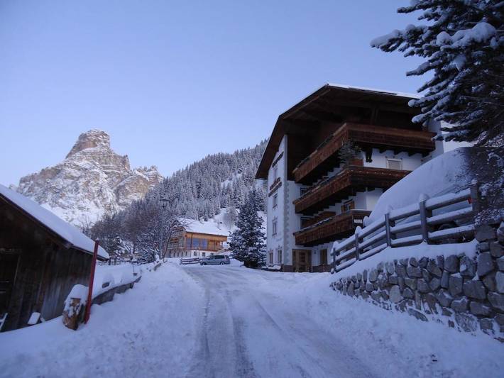 Hôtel pour 2 personnes, avec terrasse, animaux acceptés à Corvara in Badia - 2