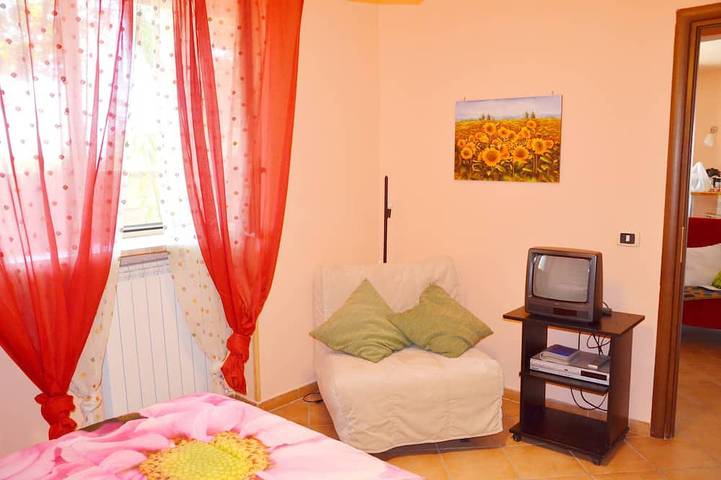 Ganze Wohnung, Wohnung \"B\" in Villa mit Garten, Parkplatz und Wlan in Ercolano, Nationalpark Vesuv