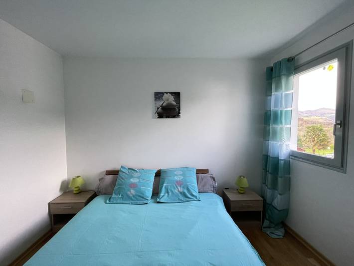 Appartement de vacances pour 4 personnes, avec piscine ainsi que jardin et terrasse, animaux acceptés