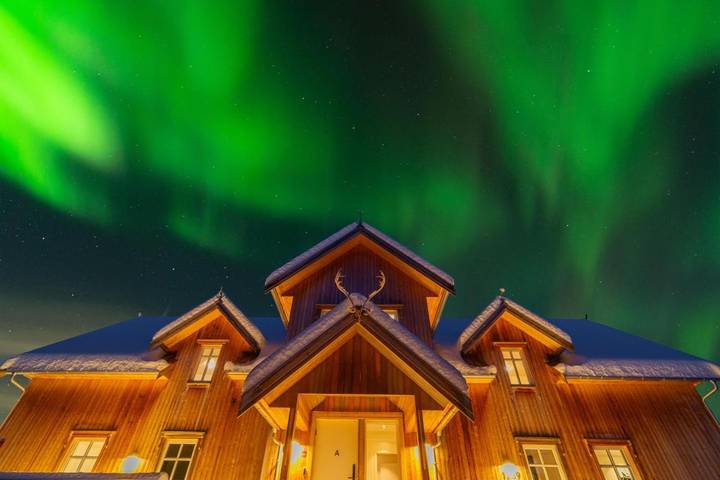 Ferienhaus für 12 Personen, mit Garten und Whirlpool sowie Sauna, kinderfreundlich in Troms