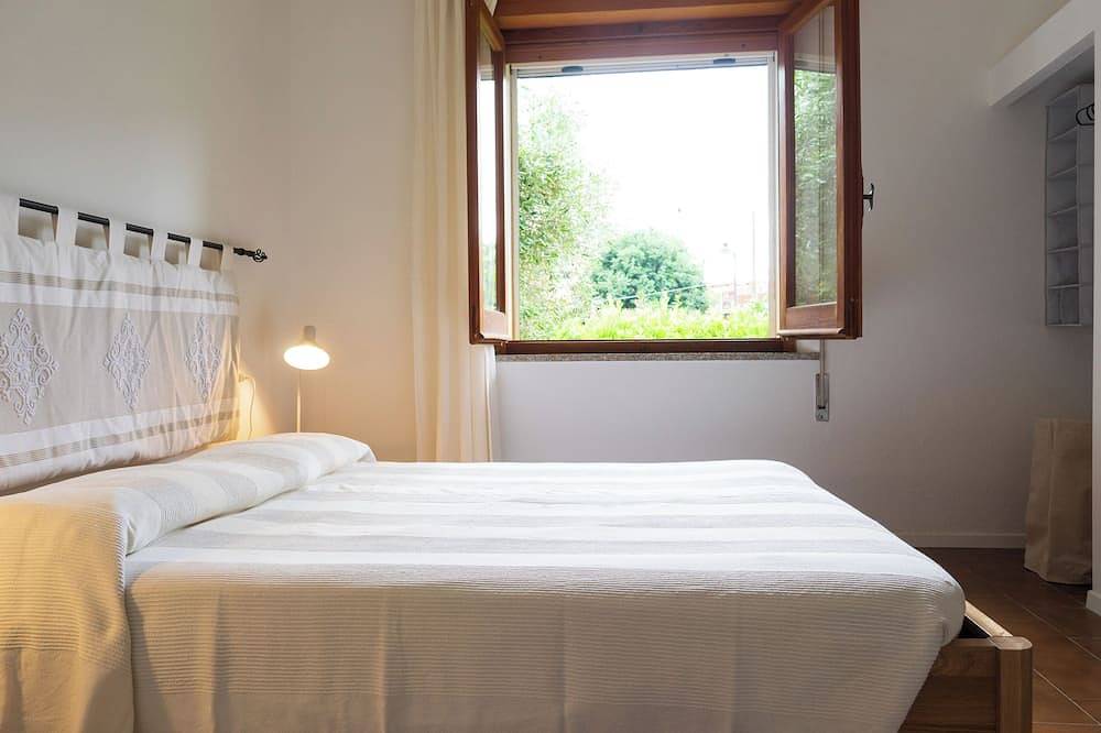 Villa Ines: Family-Friendly Apartments with Private Garden & Parking in Teulada, Cagliari e Dintorni