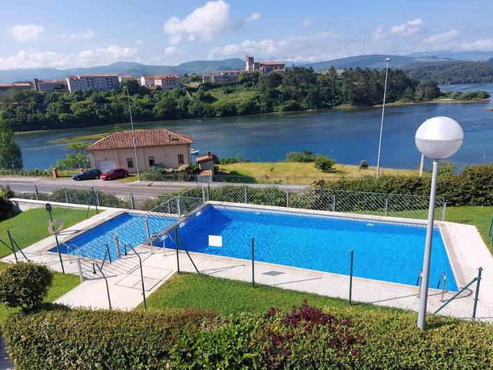 Gîte pour 4 personnes, avec vue et jardin ainsi que bassin pour enfant et piscine à San Vicente de la Barquera - 2