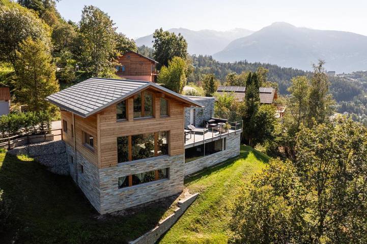 Gîte pour 8 personnes, avec jardin et jacuzzi à Icogne
