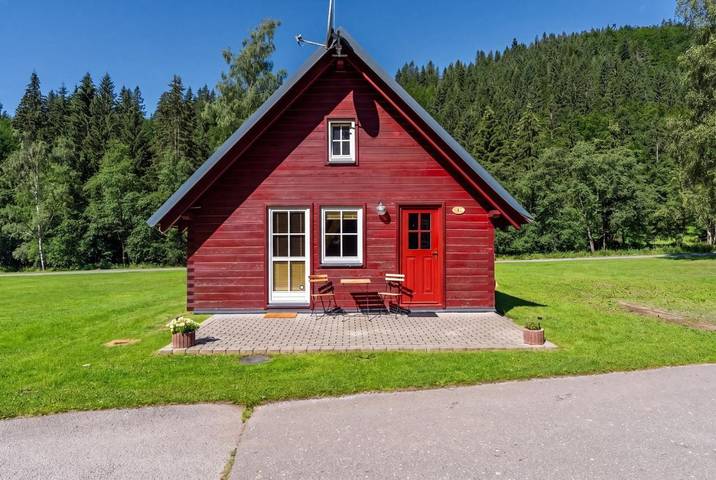 Ferienhaus für 4 Personen, mit Terrasse und Garten sowie Sauna