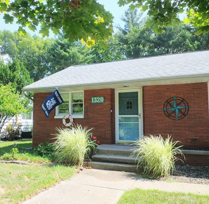 Vacation rental for 6 people, with yard in Grand Haven
