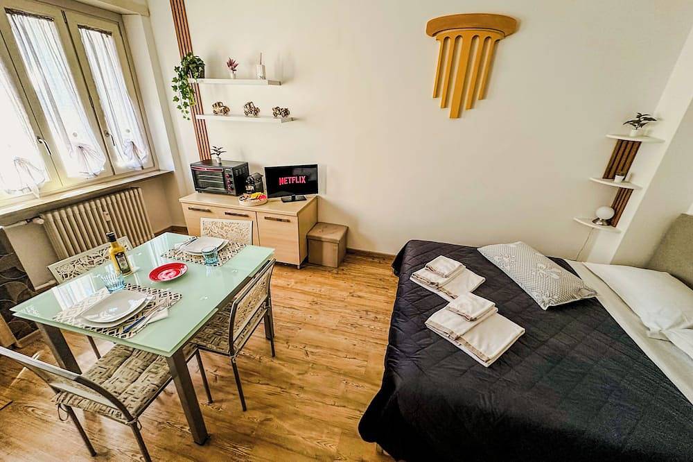 Entire apartment, Modern Studio Lingotto Historic District in Turin, Turin Province