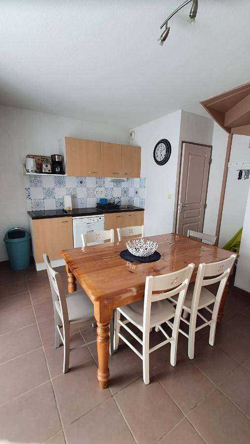 Location de vacances pour 6 personnes, avec piscine ainsi que jardin et vue à Colombiers - 2