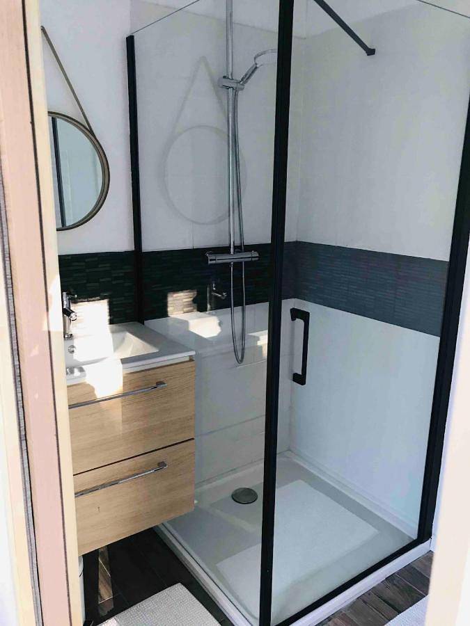 Location de vacances pour 4 personnes, avec terrasse ainsi que piscine et jardin à Le Pian-Médoc - 4