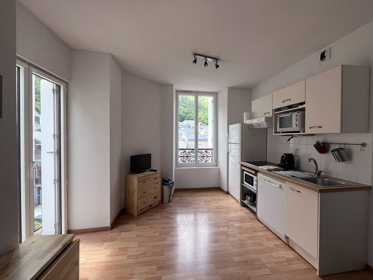 Entire apartment, Central apartment in Cauterets, ideal for 5 ppl, pets allowed in Cauterets, Pyrenees National Park