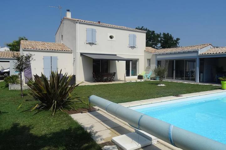 Location de vacances pour 8 personnes, avec Terrasse et Jardin à Lagord