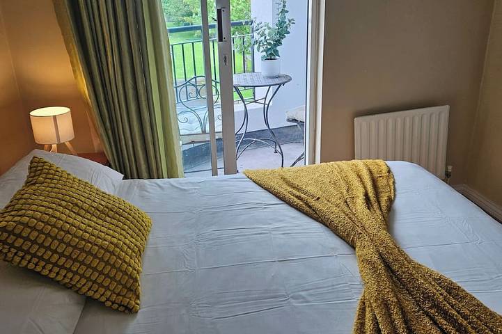 Stunning 5 Bed House in Galway in Galway, Lough Corrib