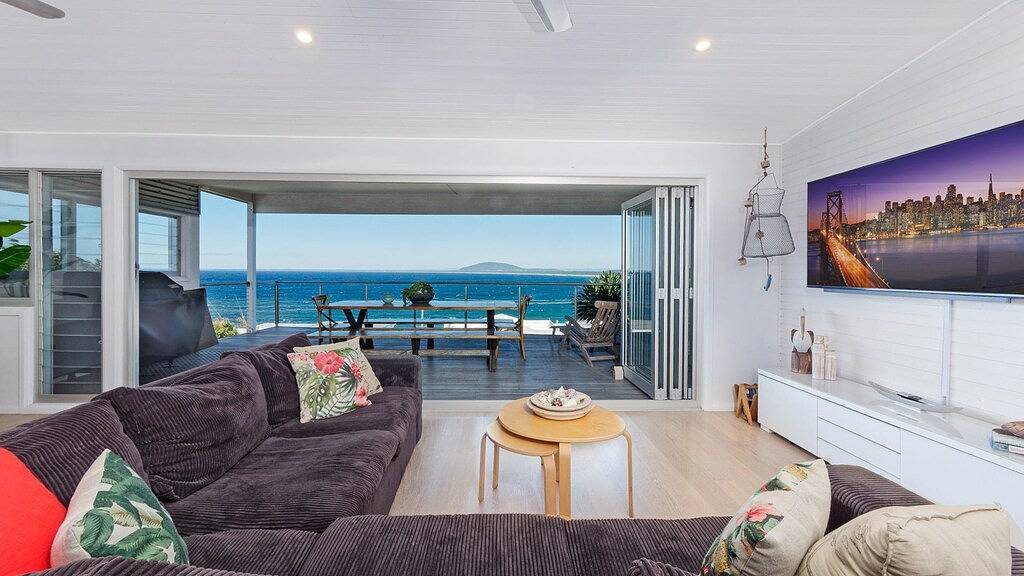 Holiday Home for 10 People in Gerroa, New South Wales