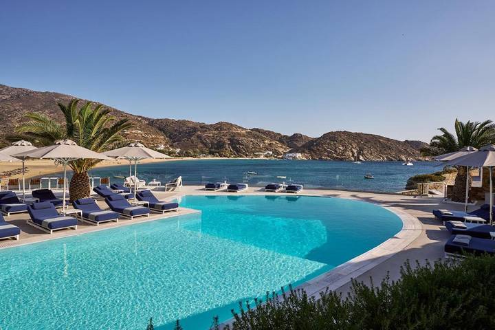 Hôtel pour 3 personnes, avec Balcon et Jacuzzi ainsi que Terrasse et Piscine