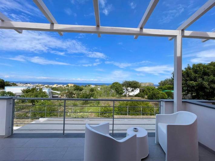 Appartamento per 2 persone, con giardino e panorama nonché terrazza, con animali domestici a Ventotene