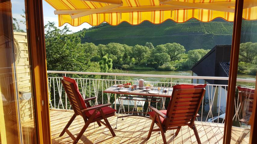 Ferienwohnung für 5 Personen, mit Balkon und Terrasse sowie Garten und Sauna in Reil