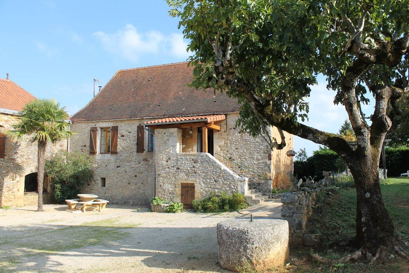 Les Roses Trémières in Veyrines-de-Domme, Périgord Noir