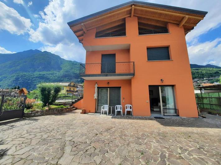 Ferienhaus für 2 Personen, mit Garten in Gemeinde Porlezza
