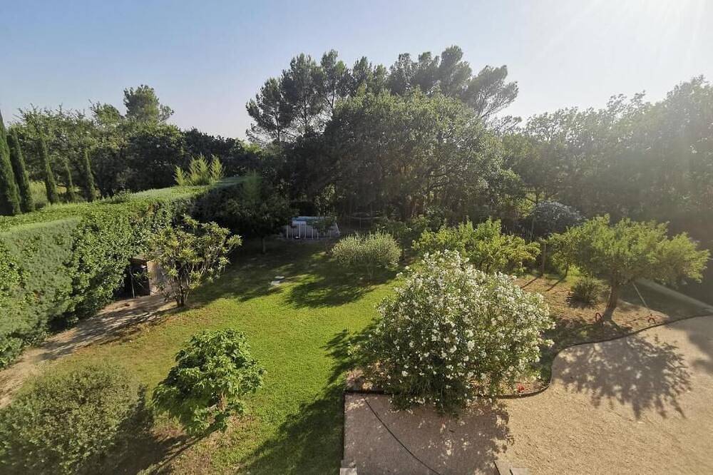 La Maison Dans la Colline in Velleron, Parc naturel régional du Mont-Ventoux