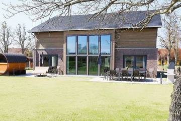 Villa für 17 Personen, mit Garten und Balkon sowie Sauna an der Müritz