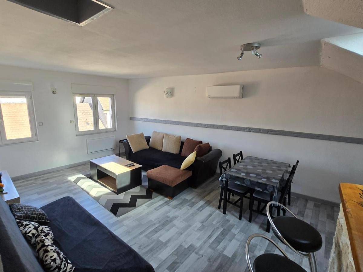 Appartement entier, One-Bedroom Apartment in Decize, Nièvre