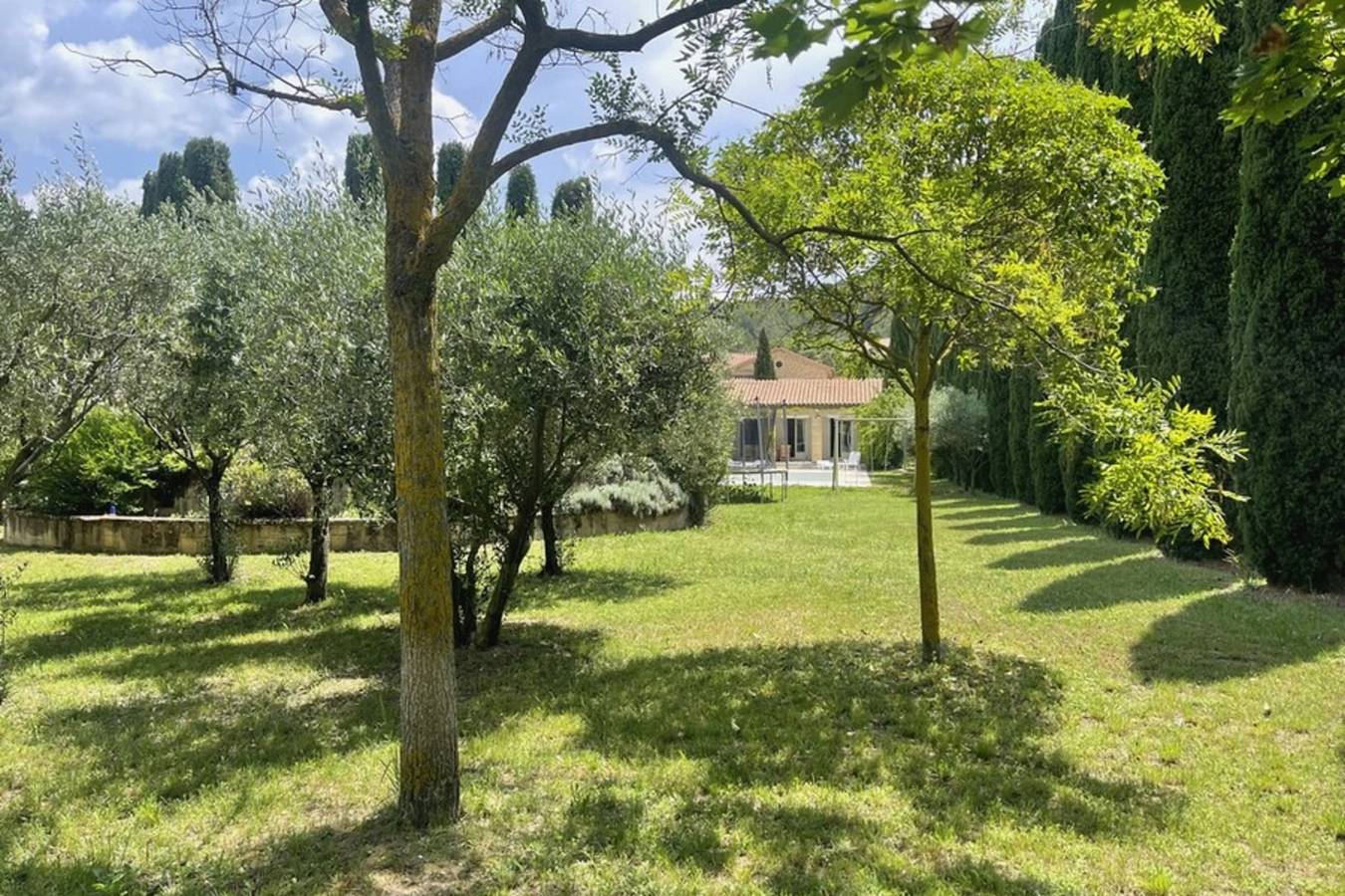 Nouveau- Villa les Cyprès in Rognes, Région d'Aix-en-Provence