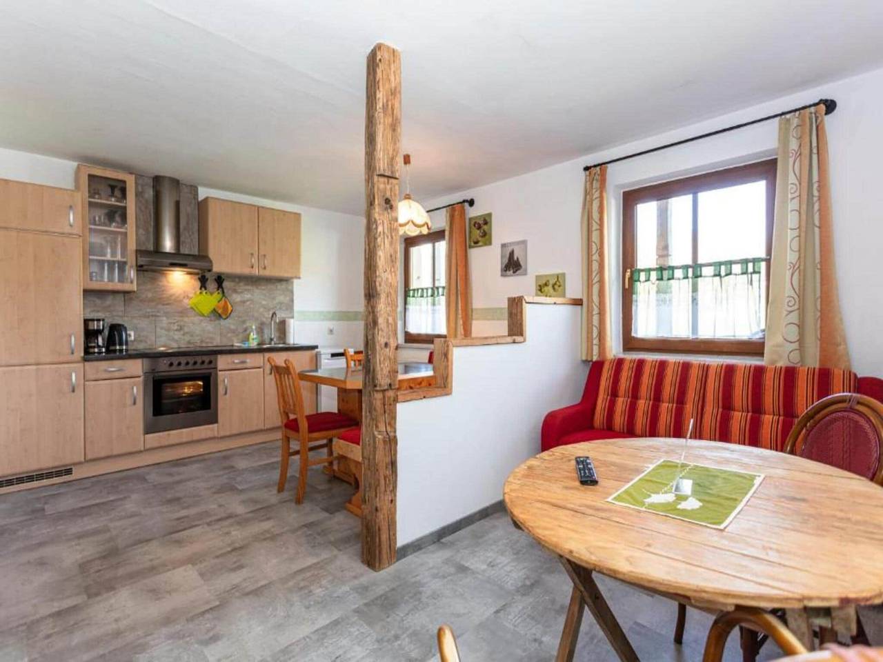 Ganze Wohnung, Ferienwohnung am Bauernhof mit Außenwhirlpool in Saalfelden am Steinernen Meer, Pinzgau