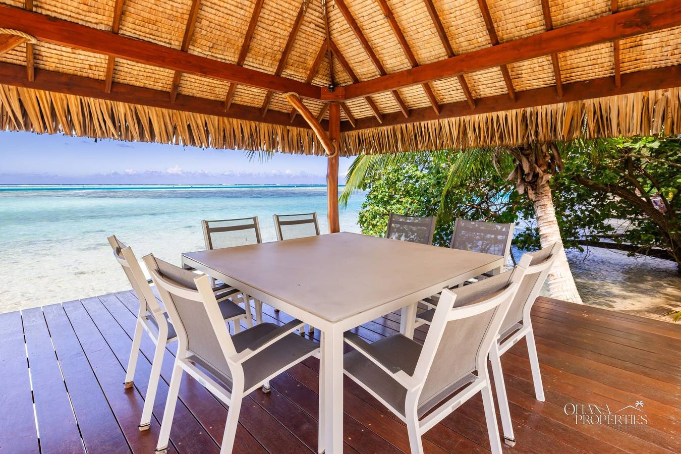 Villa Tehani in Tiahura in Haapiti, Mo'orea