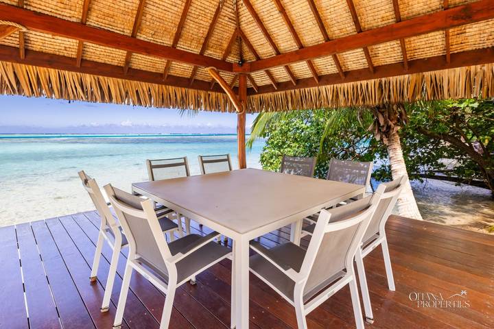 Villa Tehani in Tiahura in Haapiti, Mo'orea