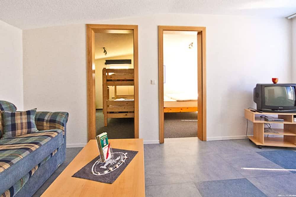 Ganze Wohnung, Idyllische Ferienwohnung in der Natur am Kummerower See (Nr.4) in Meesiger, Kummerower See