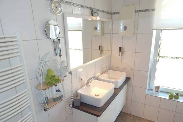 Ferienhaus Kilian - mit Seeblick und eingezäuntem Garten in Strandnähe in Geeste, Hasetal