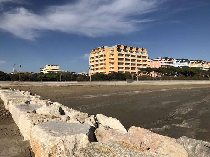 Appartamento intero, Appartamento vista mare in zona tranquilla  in Porto Santa Margherita, Caorle