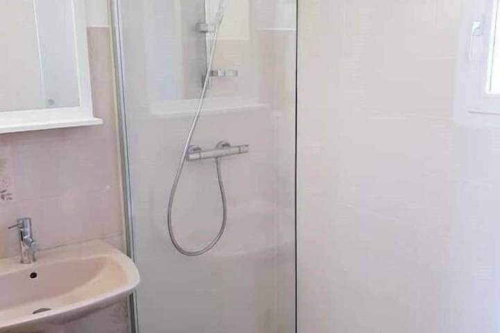 Appartement entier, Dahlia Lou Cigaloun Ana Location in Gréoux-les-Bains, Alpes-de-Haute-Provence