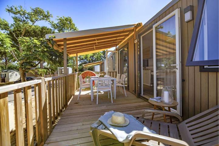 Mobil home pour 6 personnes, avec piscine ainsi que jardin et terrasse, adapté aux familles dans Plages des Cabanes de Fleury - 2