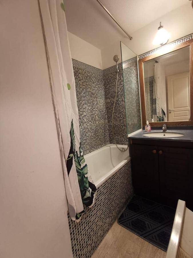 Gîte pour 2 personnes, avec terrasse et piscine dans Office De Tourisme Cannes La Bocca - 2