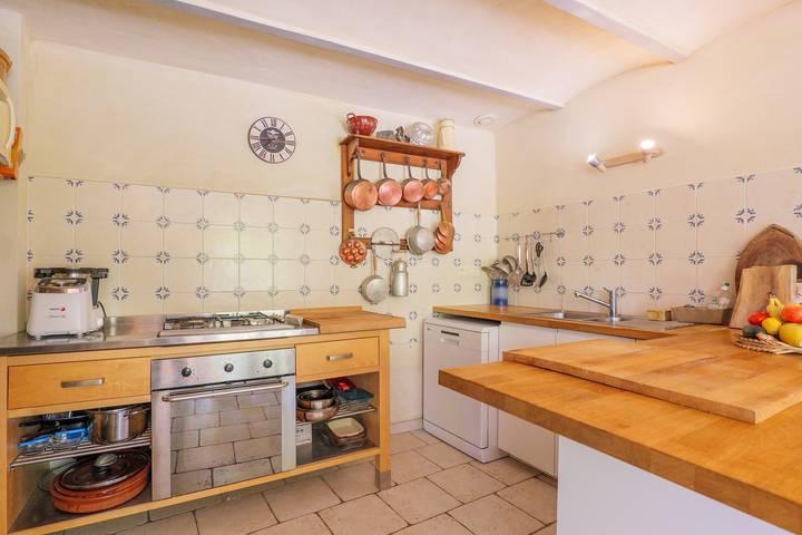 Casa vacanze "Gîte Sous La Tonnelle" al Mas du tilleul, grande piscina, terrazza privata in Courry, Cevenne