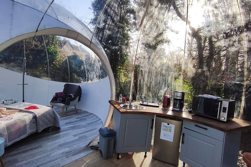 Maison bulle, jacuzzi, Au Calme Absolu in Lindry, Région d'Auxerre