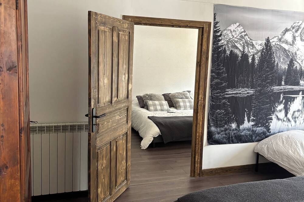 Entire apartment, \"Rental with breathtaking mountain views, for an unforgettable stay!\" in La Léchère, Le Grand Domaine