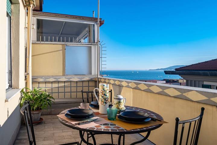 Gîte pour 5 personnes, avec Balcon/Terrasse à La Spezia