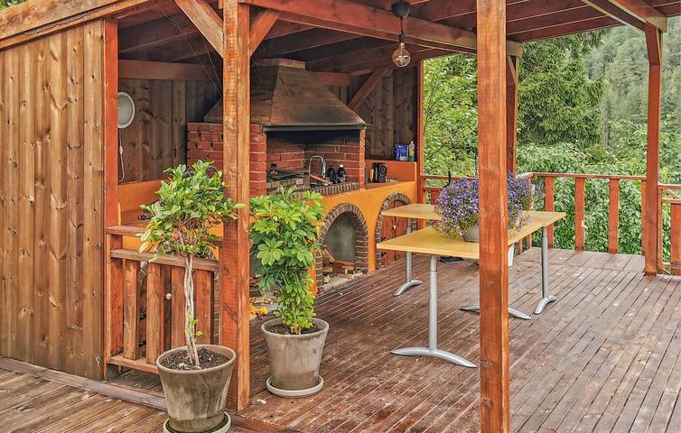Ferienhaus für 7 Personen mit Garten in Førde