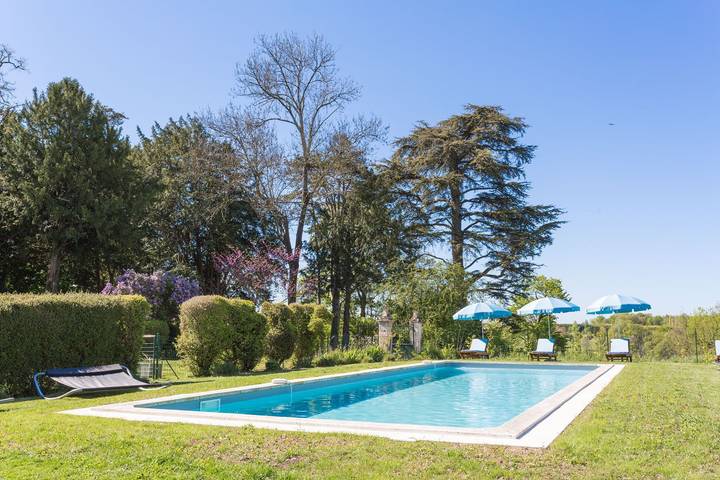 Château pour 15 personnes, avec jardin et terrasse en Charente